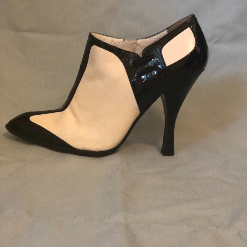 Size 36 (US 6) SAINT LAURENT Leather Vintage Boot